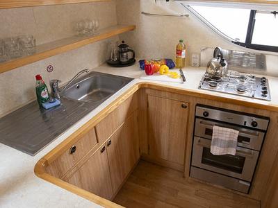Galley of Classique Star - Budget 5, a Cygnet Classique Star motorboat at Saint-Usage, France