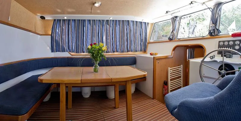 Salon of 1180-25, a Pénichette 1180 motorboat at Bernburg, Germany