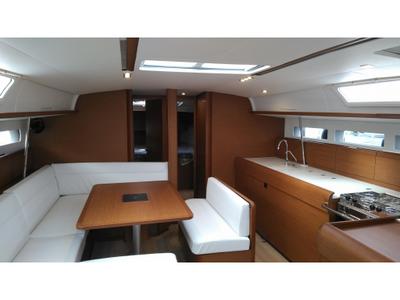 Salon of Amfithoe, a Jeanneau Sun Odyssey 519 sailboat at Volos Municipality, Greece