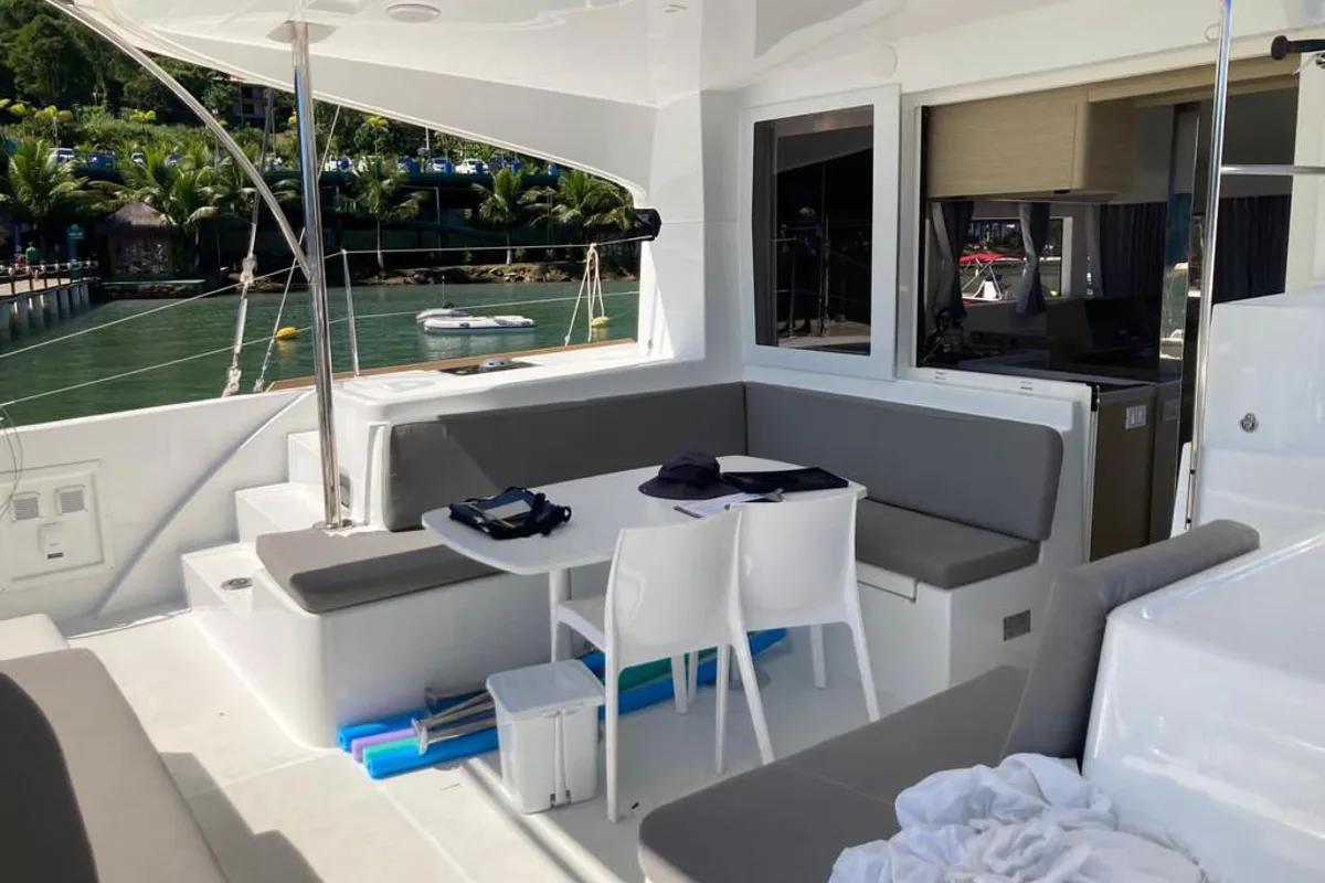 Deck of ATMOSFERA W, a Lagoon 40 catamaran at Paraty, Brazil