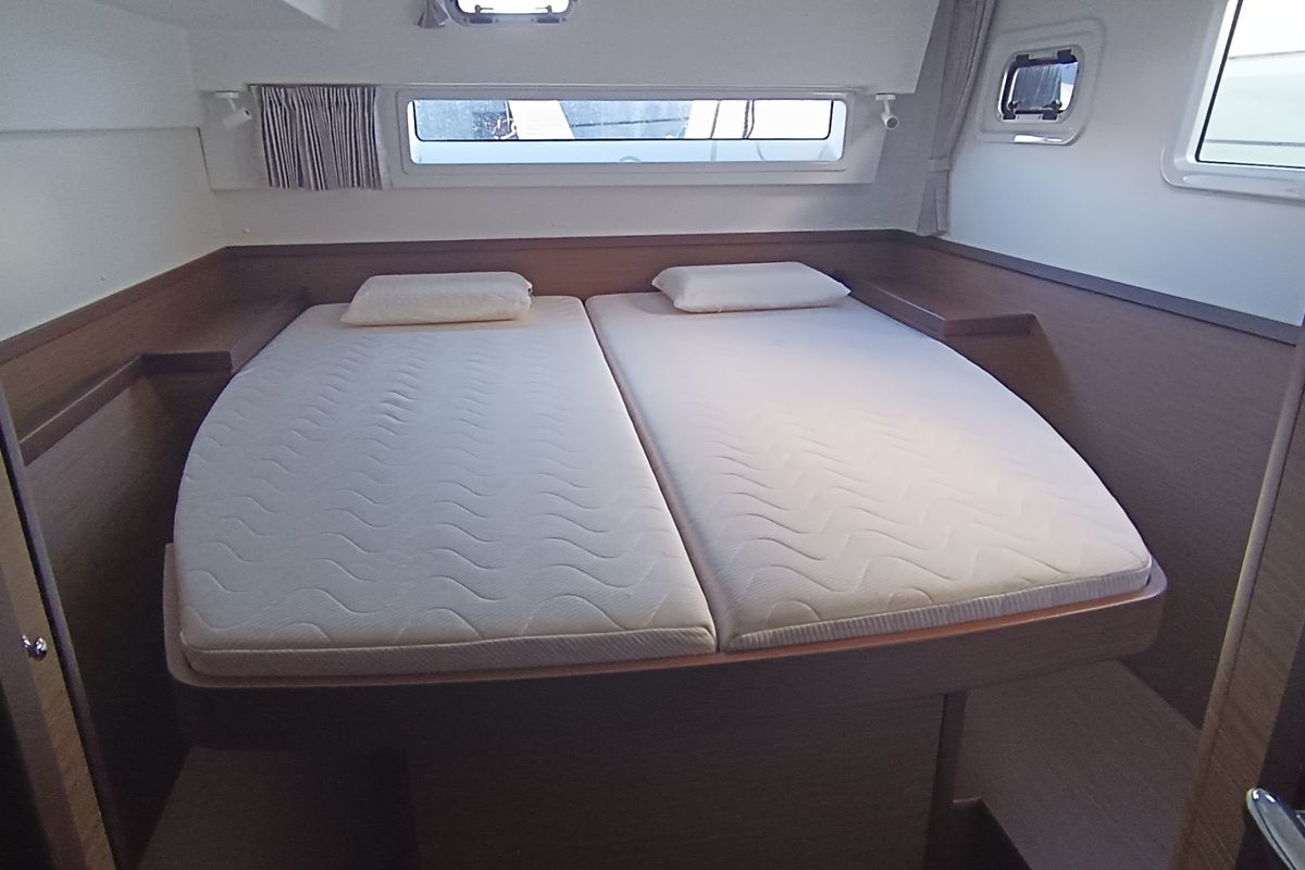 Cabin on Easy to love, a Lagoon 42 catamaran at Tropea, Italy