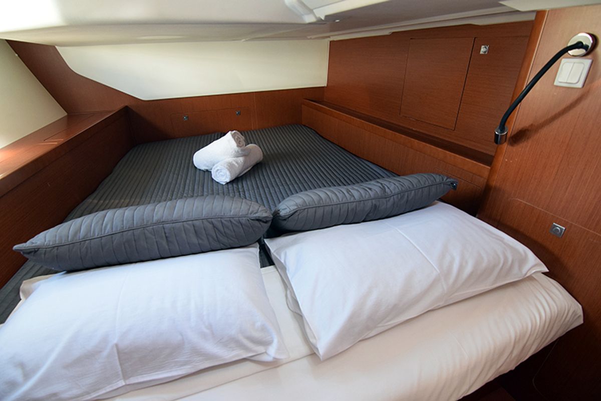 Cabin on Semiramis, a Beneteau Oceanis 45 sailboat at Gouvia, Greece
