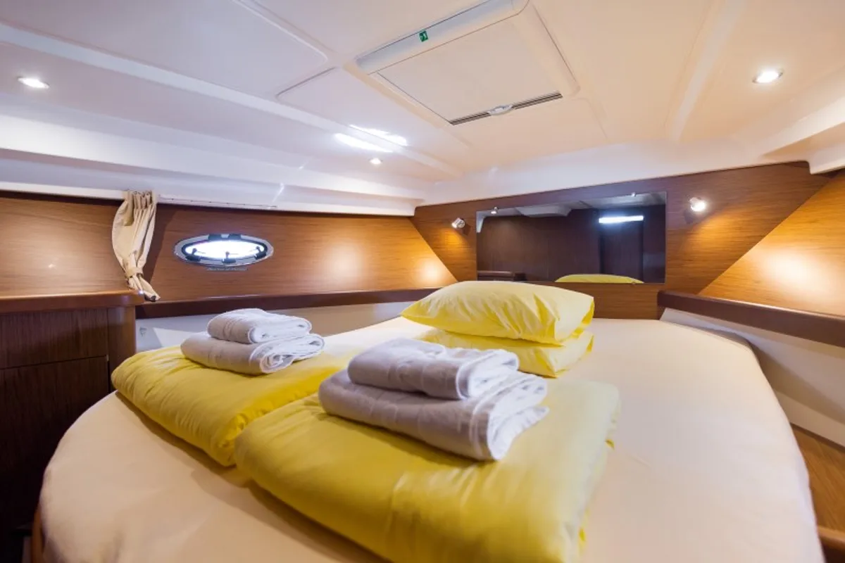 Cabin on Capricorn, a Beneteau Antares 36 yacht at Grad Šibenik, Croatia