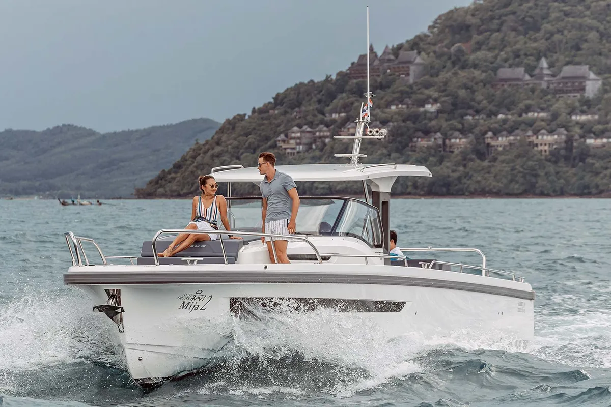 Mija, a Nimbus Nimbus T11 motorboat at Ko Kaeo, Thailand
