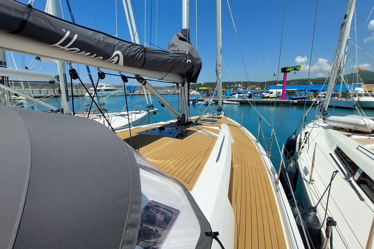 Deck of Nausicaä, a Hanse Yachts Hanse 460 sailboat at Rosignano Solvay, Italy