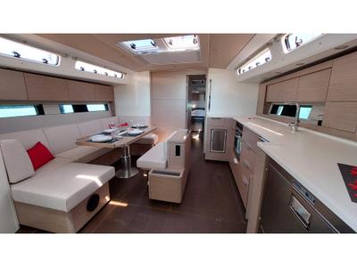 Salon of Nausicaä, a Hanse Yachts Hanse 460 sailboat at Rosignano Solvay, Italy