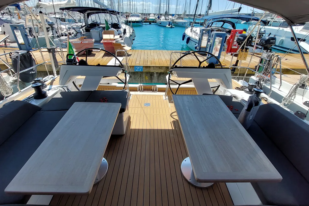 Cockpit of Nausicaä, a Hanse Yachts Hanse 460 sailboat at Rosignano Solvay, Italy