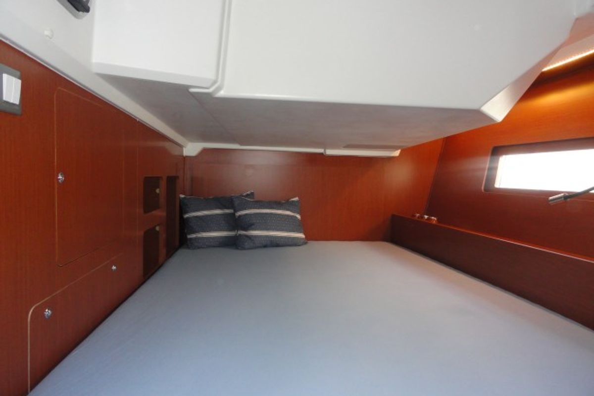 Cabin on Rabia, a Beneteau Oceanis 46.1 sailboat at Grad Pula, Croatia