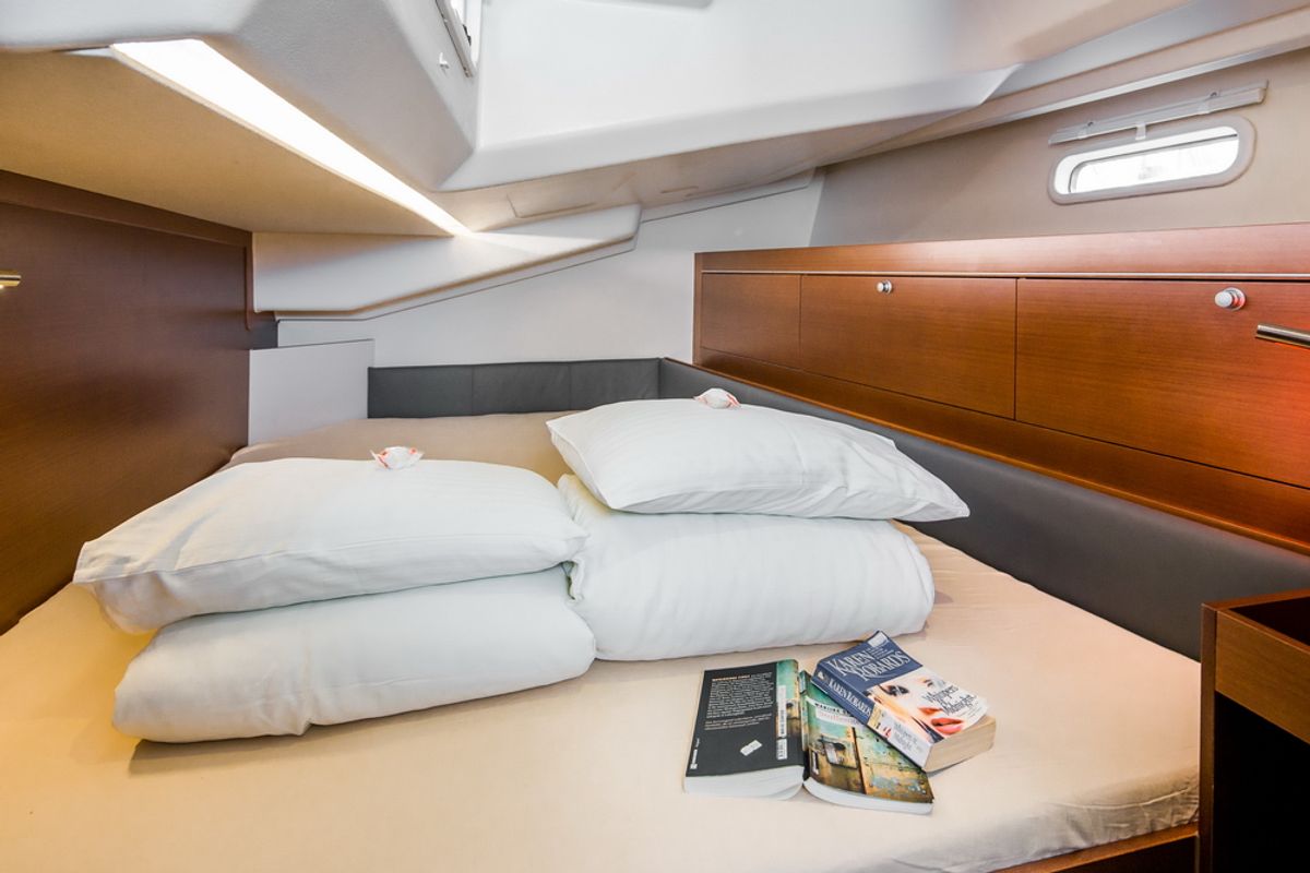 Cabin on Vala, a Hanse Yachts Hanse 505 sailboat at Općina Sukošan, Croatia