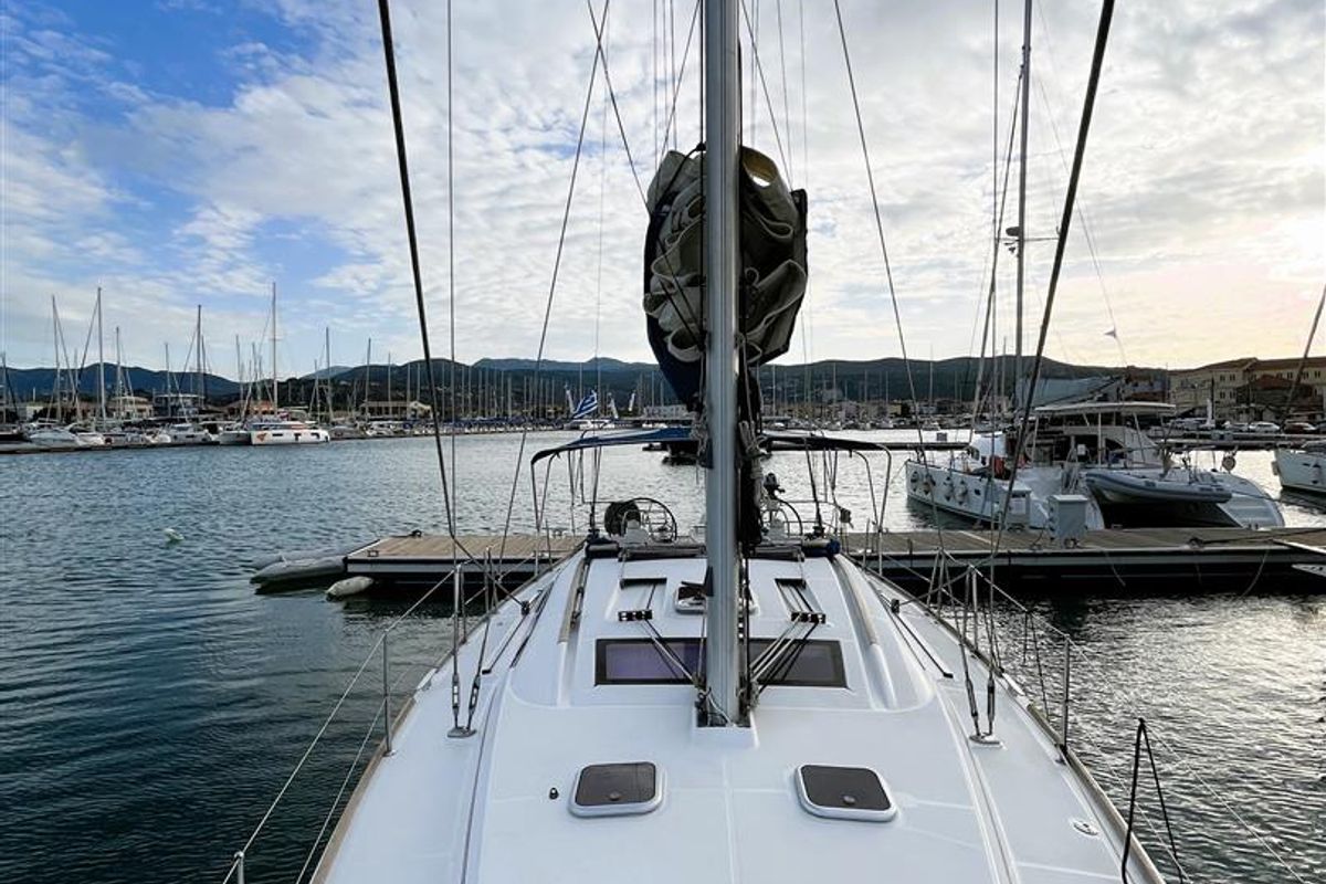 Deck of Twins, a Beneteau Oceanis 43 sailboat at Lavreotiki Municipal Unit, Greece