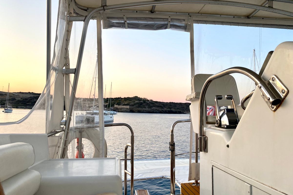 Cockpit of Tipejyas, a Gulet Hatteras 50 Convertible motorboat at Livadi, Greece