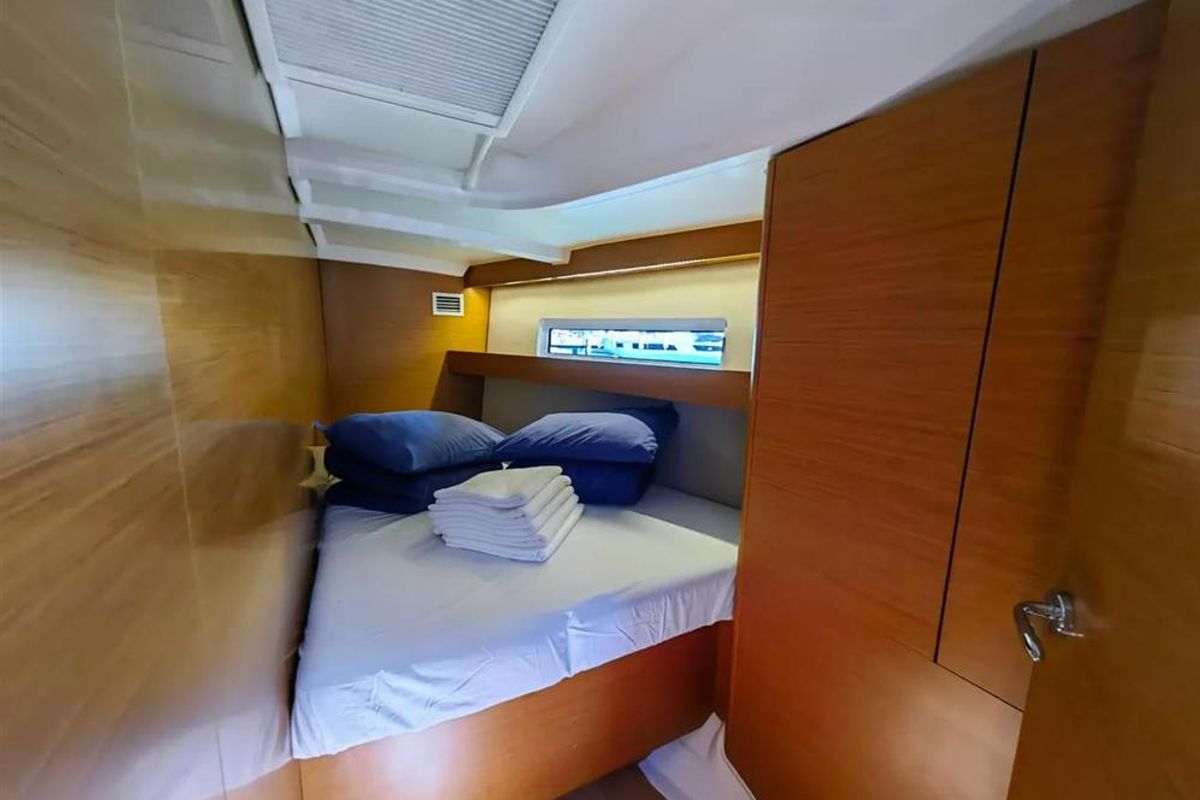 Cabin on Negroni, a Jeanneau Sun Odyssey 440 sailboat at Athens, Greece