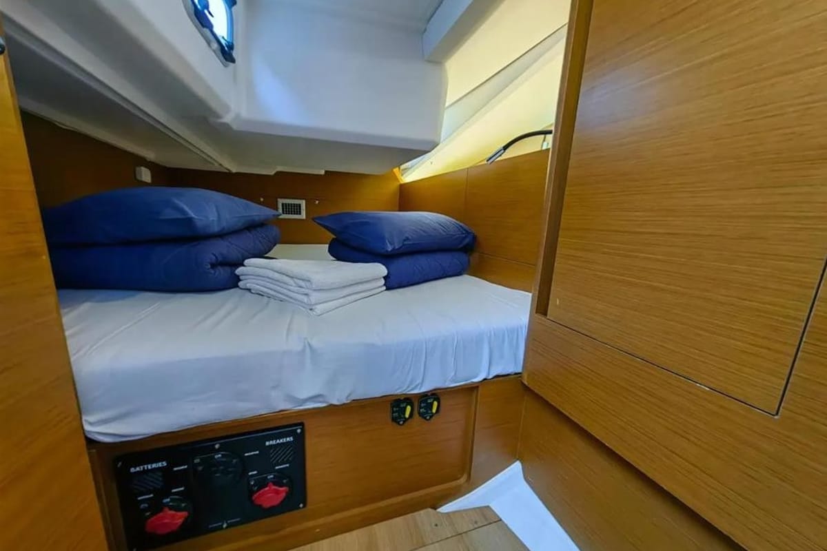 Cabin on Negroni, a Jeanneau Sun Odyssey 440 sailboat at Athens, Greece