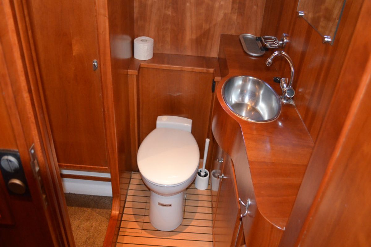 Head on Drait 39, a De Drait Classicline 1300 motorboat at Drachten, Netherlands