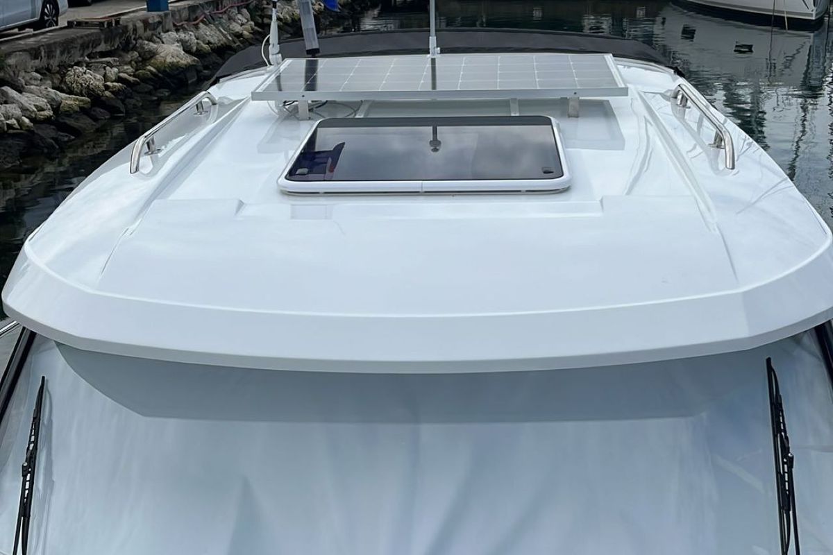 Medolino, a Jeanneau Merry Fisher 795 Series 2 motorboat at Grad Pula, Croatia