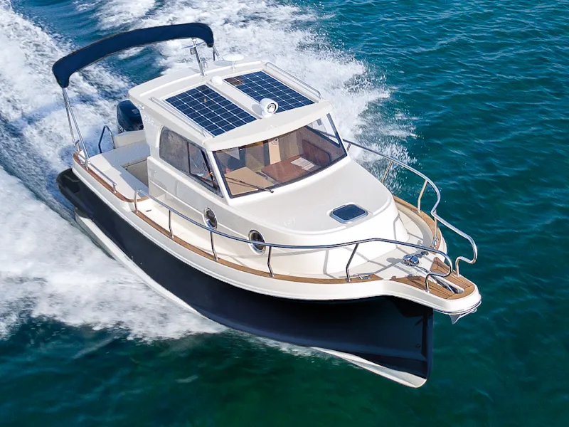 H4, a Leidi 660 motorboat at Grad Pula, Croatia