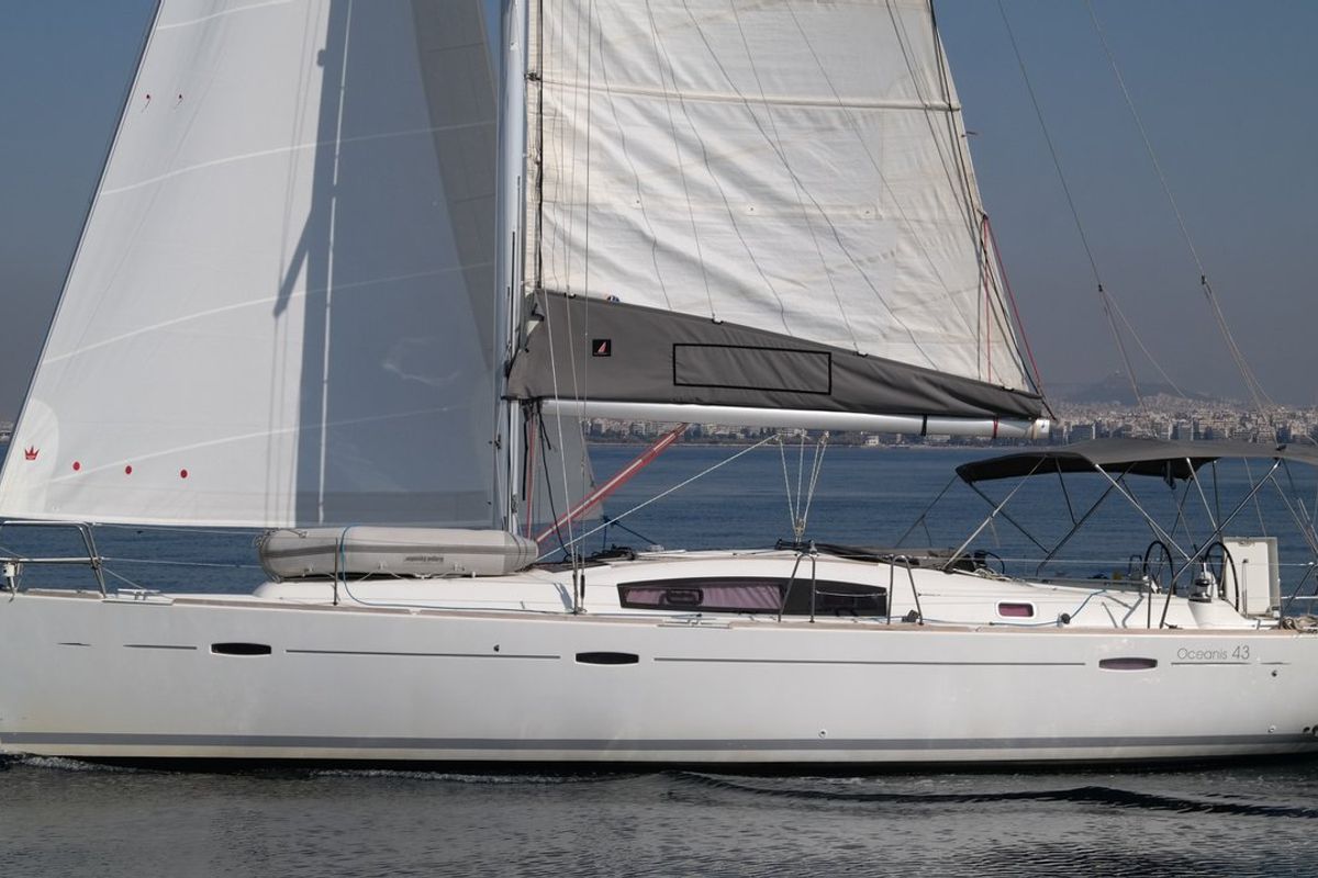 Fantasea, a Beneteau Oceanis 43 sailboat at Athens, Greece