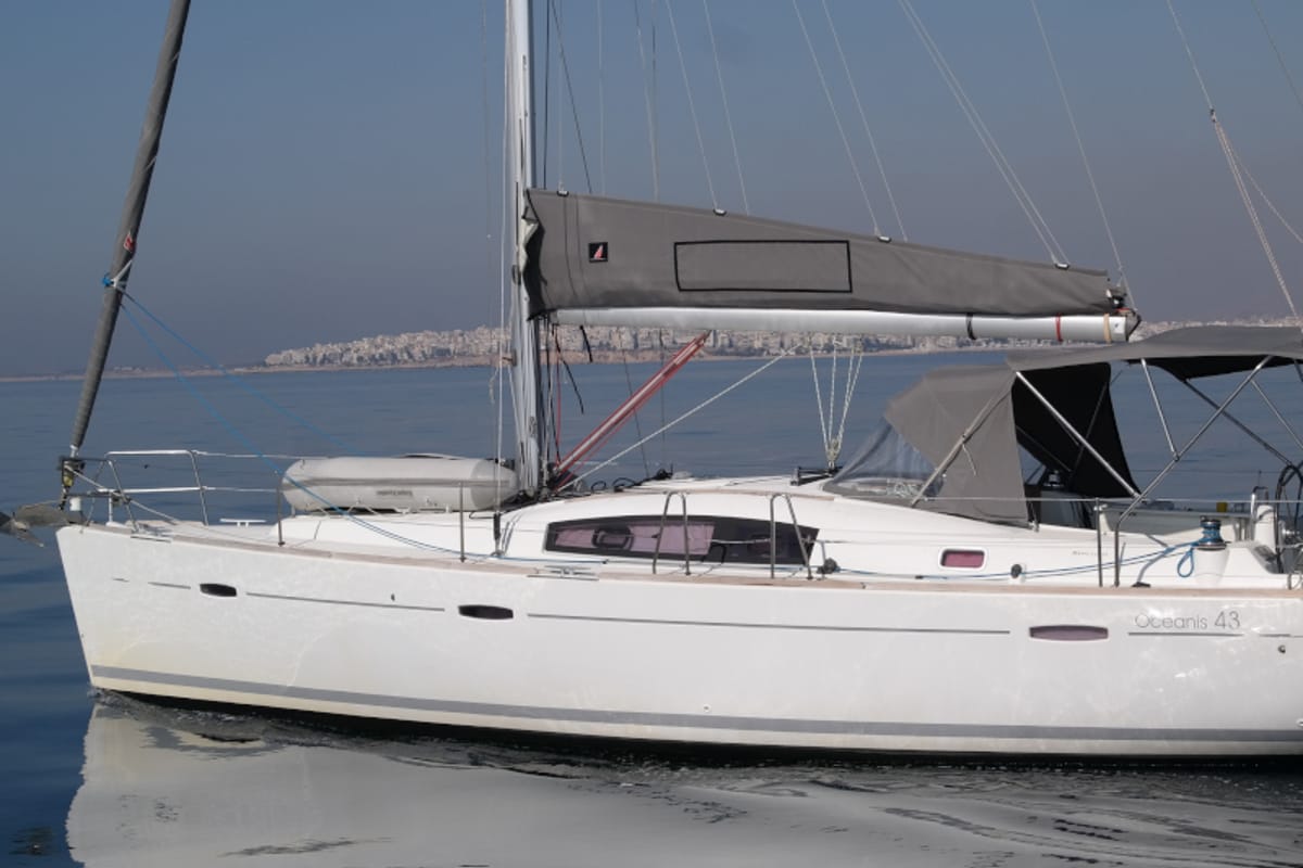 Fantasea, a Beneteau Oceanis 43 sailboat at Athens, Greece
