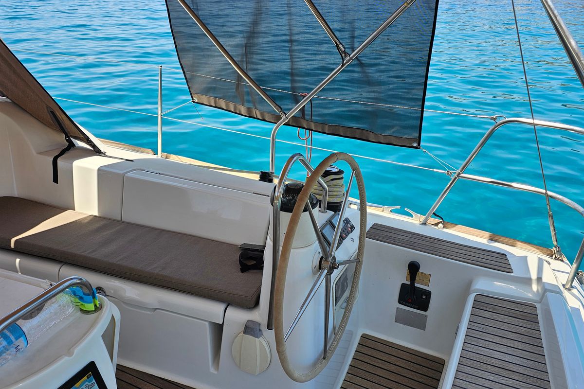 Cockpit of Comfort, a Jeanneau Sun Odyssey 42 i sailboat at Marina Delta Kallithea, Greece