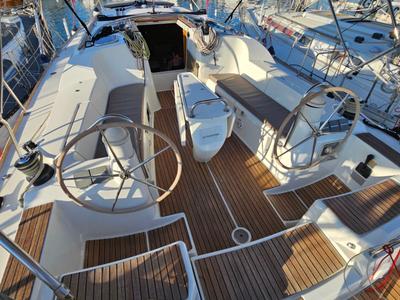 Salon of Comfort, a Jeanneau Sun Odyssey 42 i sailboat at Marina Delta Kallithea, Greece