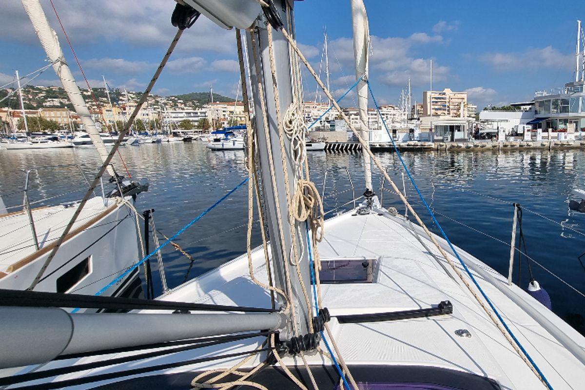 Exterior view of Vasco, a Dufour 37 sailboat at Vallauris, France