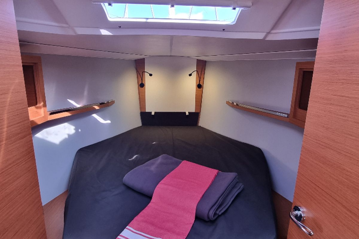 Cabin on Vasco, a Dufour 37 sailboat at Vallauris, France