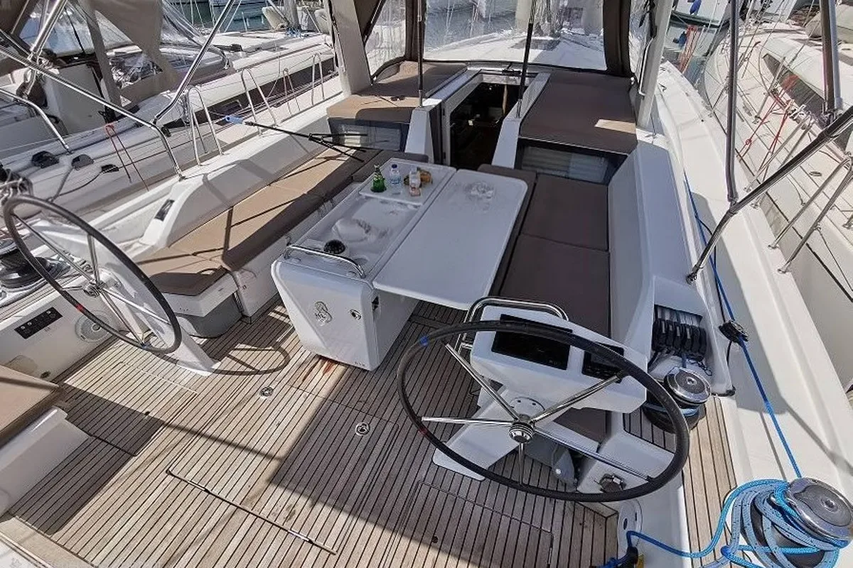 Amelia, a Beneteau Oceanis 51.1 sailboat at Athens, Greece