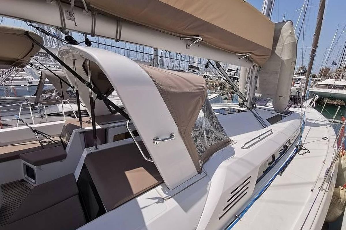 Amelia, a Beneteau Oceanis 51.1 sailboat at Athens, Greece
