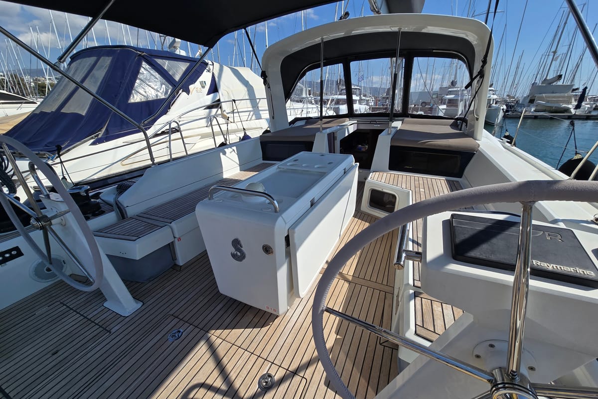 Amelia, a Beneteau Oceanis 51.1 sailboat at Athens, Greece