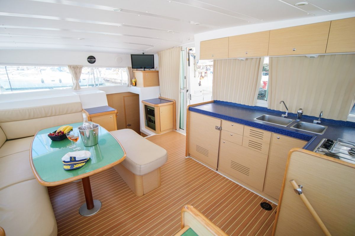 Amelia, a Lagoon 420 catamaran at Volos Municipality, Greece