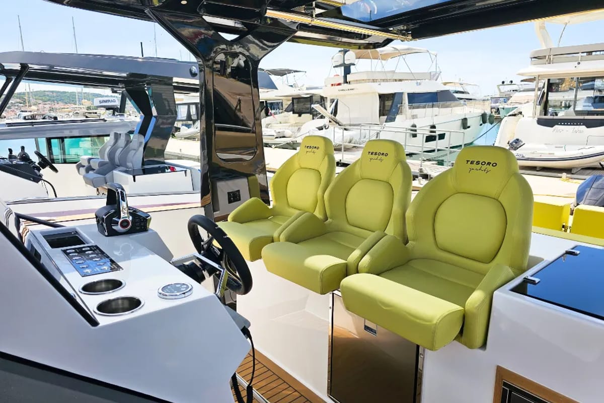 Cabin on Leo, a Tesoro Yachts Tesoro T40 motorboat at Seget Donji, Croatia