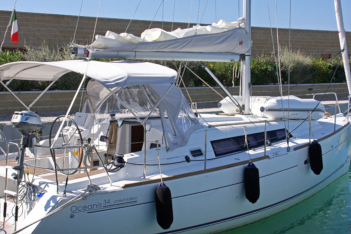 Exterior view of Rebecca, a Beneteau Oceanis 34 sailboat at San Vincenzo, Italy