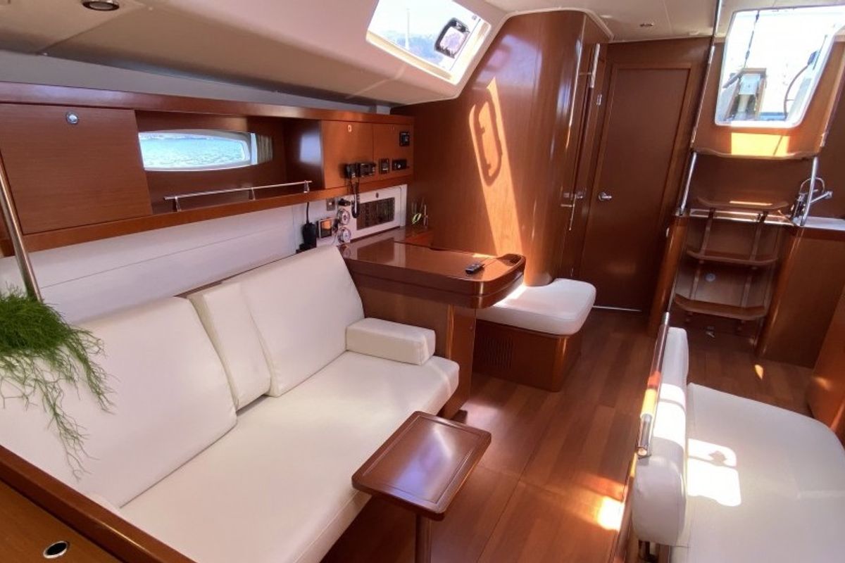 Salon of Thidawaree, a Beneteau Oceanis 54 sailboat at Baan Salak Phet, Thailand