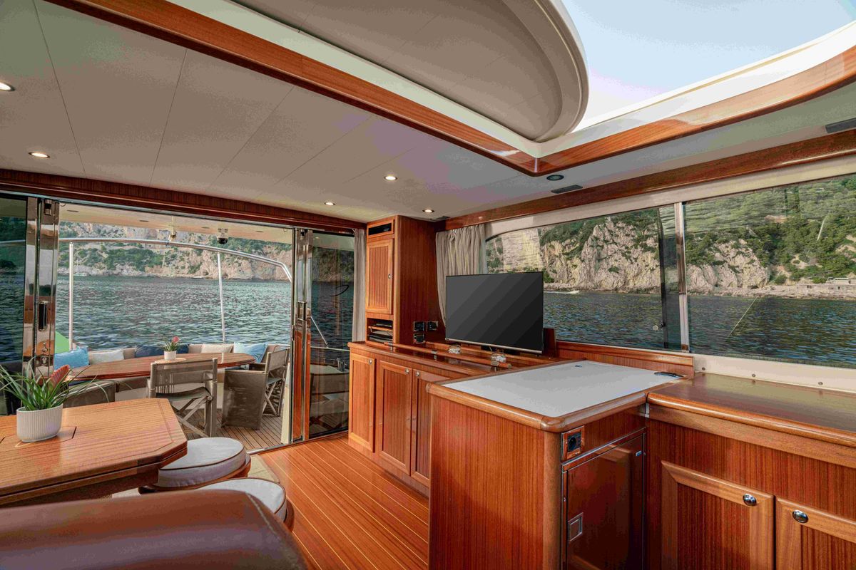 Salon of Magistra, a Gulet Apreamare 60 yacht at Castellammare di Stabia, Italy