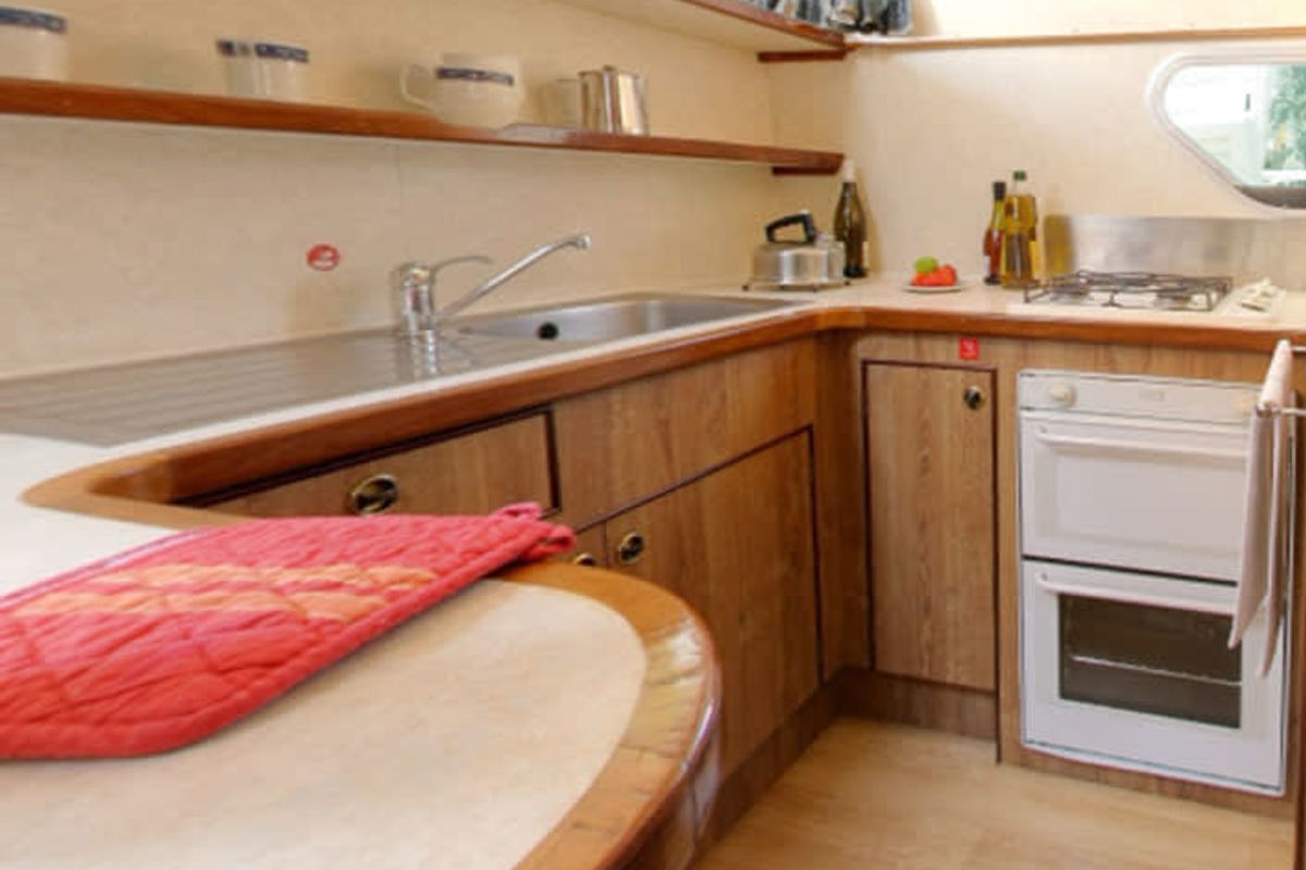 Galley of Royal Classique - Comfort 3, a Cygnet Royal Classique motorboat at Castelnaudary, France