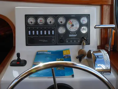 Cockpit of 150FB-14, a Pénichette 1500FB motorboat at Scey-sur-Saône-et-Saint-Albin, France