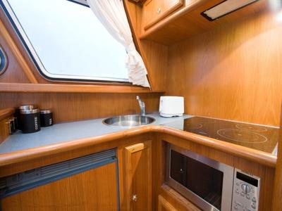 Galley of Drait 73, a De Drait Impression 1280 motorboat at Drachten, Netherlands