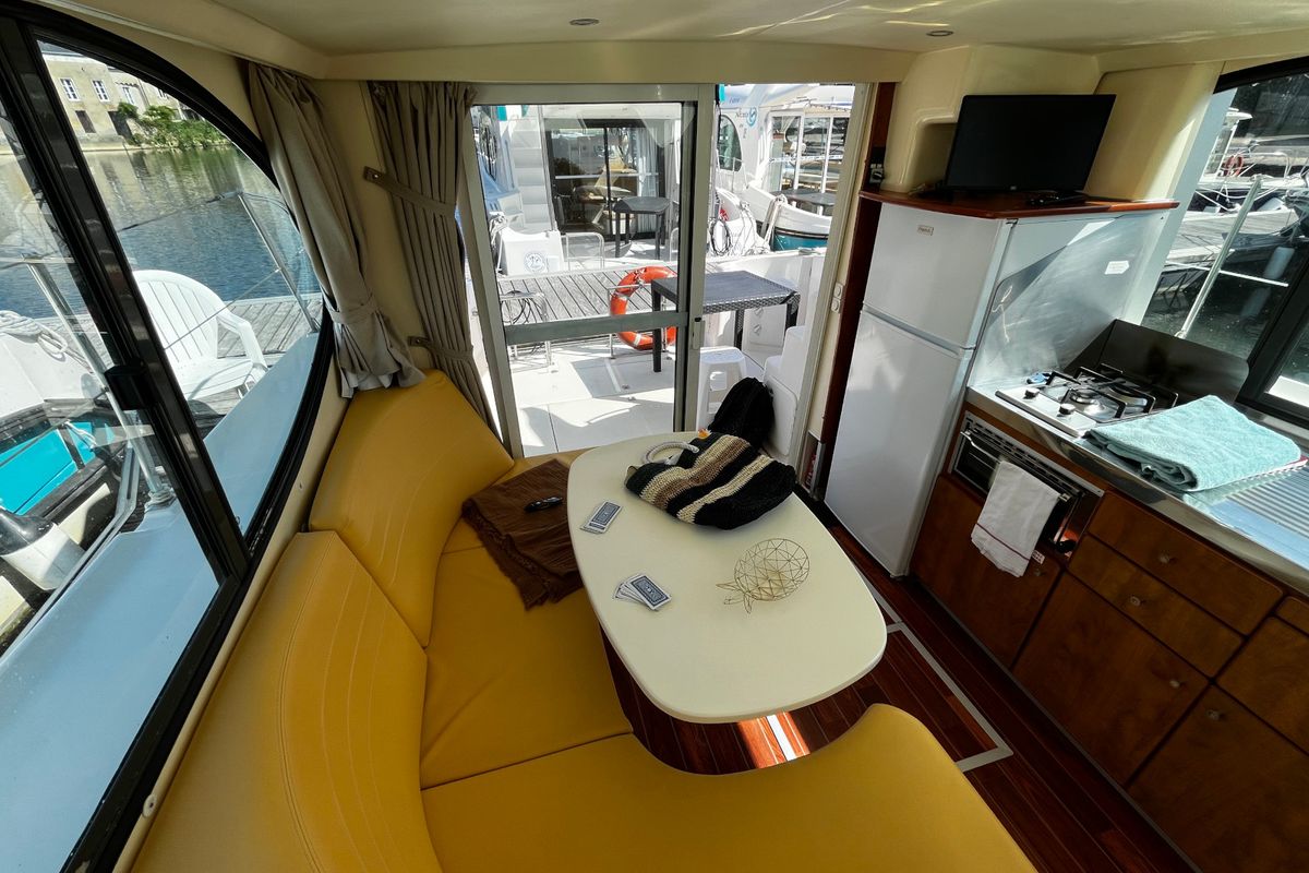 Salon of Piano, a Nicols Estivale Duo motorboat at Grez-Neuville, France