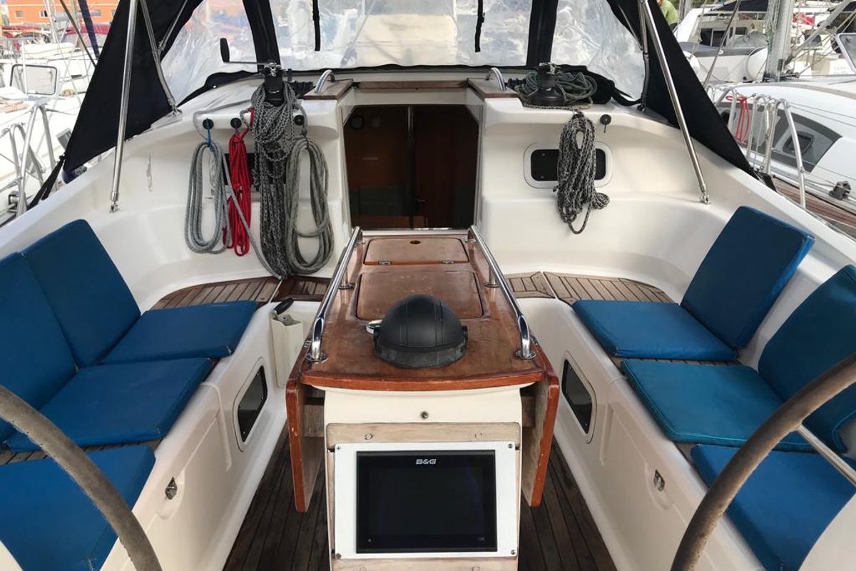 Cockpit of Alboran XXIV Cocomaluco, a Elan Impression 434 sailboat at es Jonquet, Spain