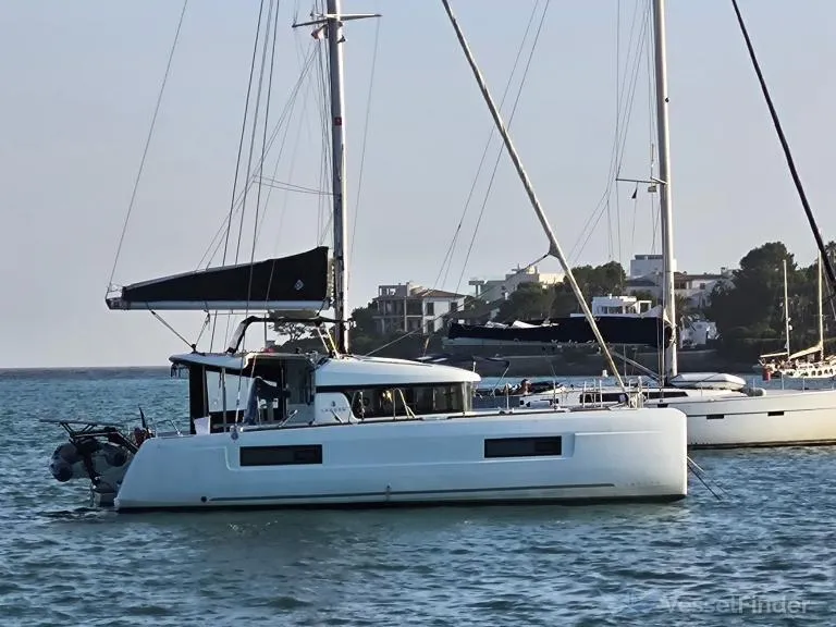 ANDA MOR, a Lagoon Lagoon 40 catamaran at Hyères, France