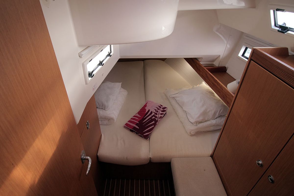 Cabin on Tesoro, a Bavaria Cruiser 40 sailboat at Llucmajor, Spain