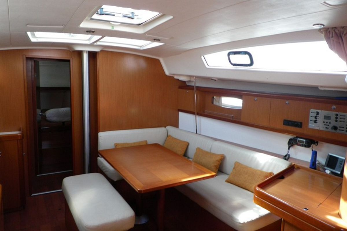 Salon of Konstantinos, a Beneteau Oceanis 43 sailboat at Volos Municipality, Greece