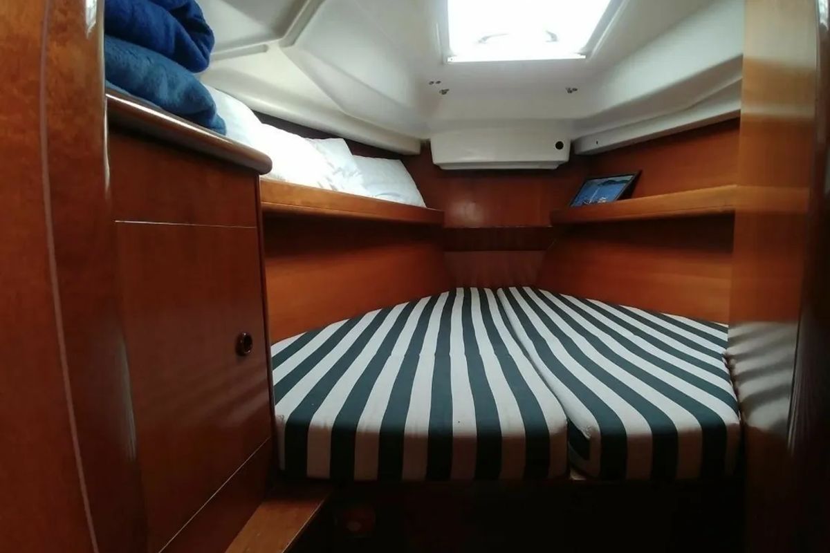 Salon of Rota, a Beneteau Oceanis 411 sailboat at Sami Municipal Unit, Greece