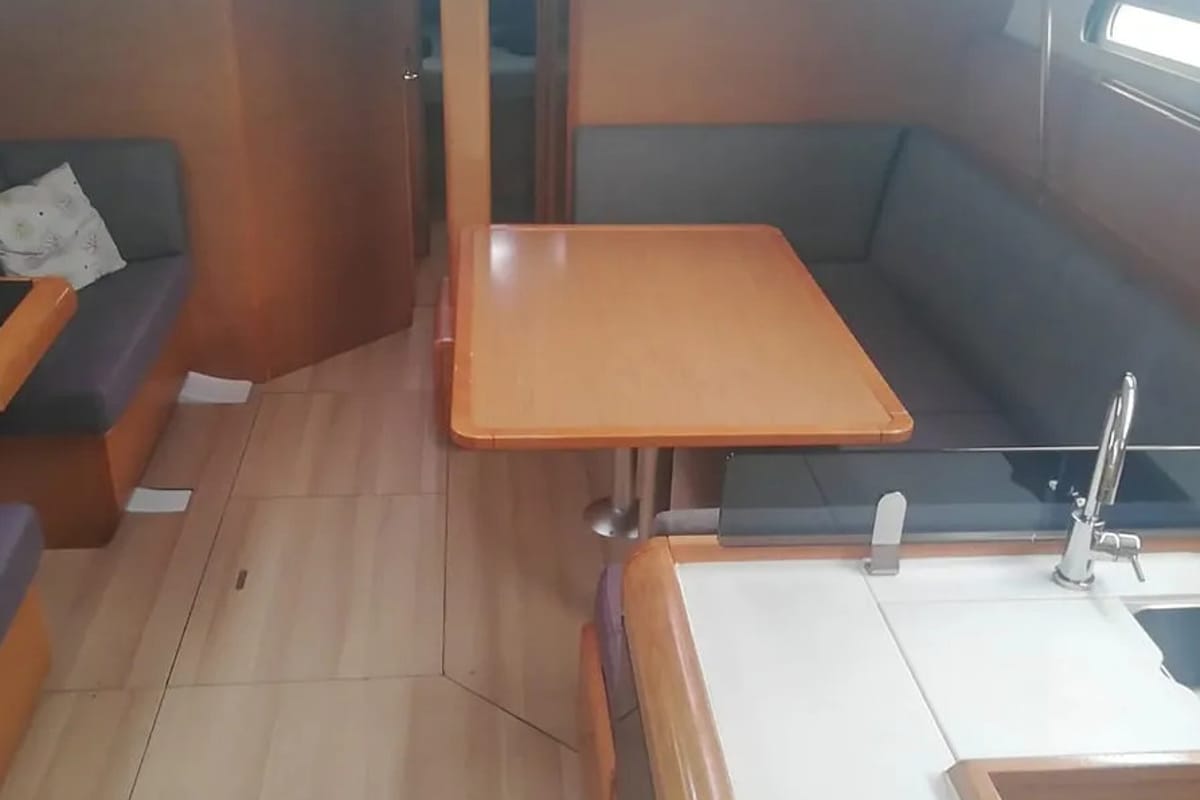 Salon of Tessie, a Jeanneau Sun Odyssey 439 sailboat at Volos Municipality, Greece