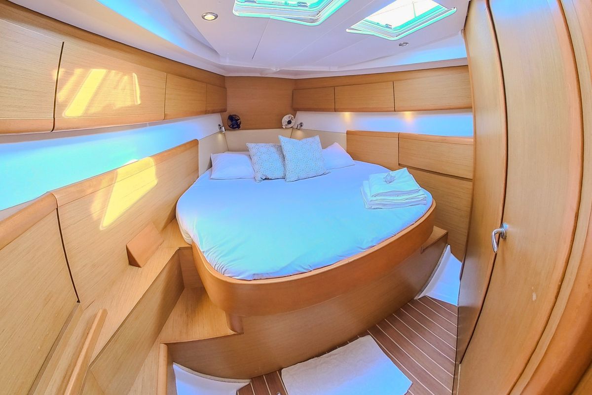 Cabin on Guji, a Jeanneau Sun Odyssey 44 i sailboat at Isla Aguja Cabins San Blas, Panama