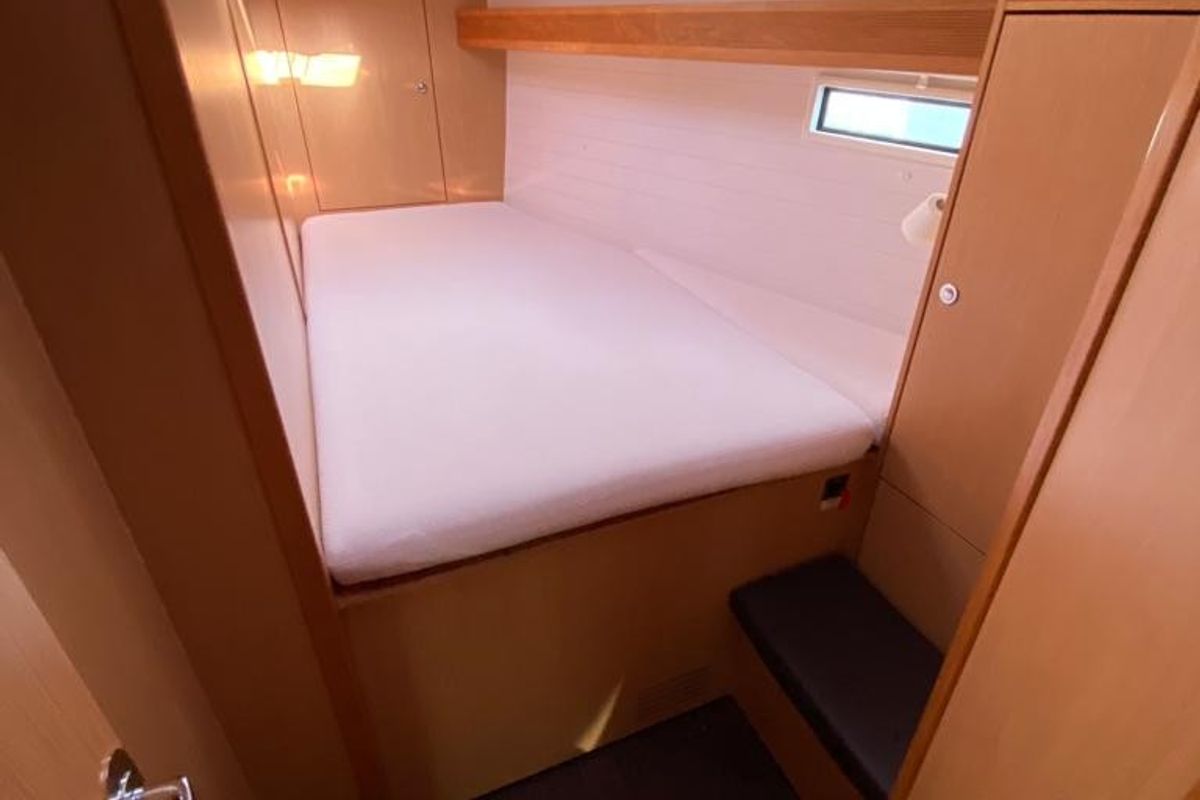 Cabin on Tetras, a Bavaria 45 sailboat at Gdańsk, Poland
