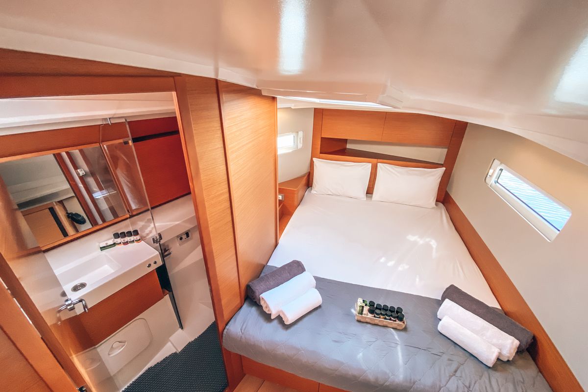 Cabin on Aquaholic, a Jeanneau Sun Odyssey 410 sailboat at Athens, Greece