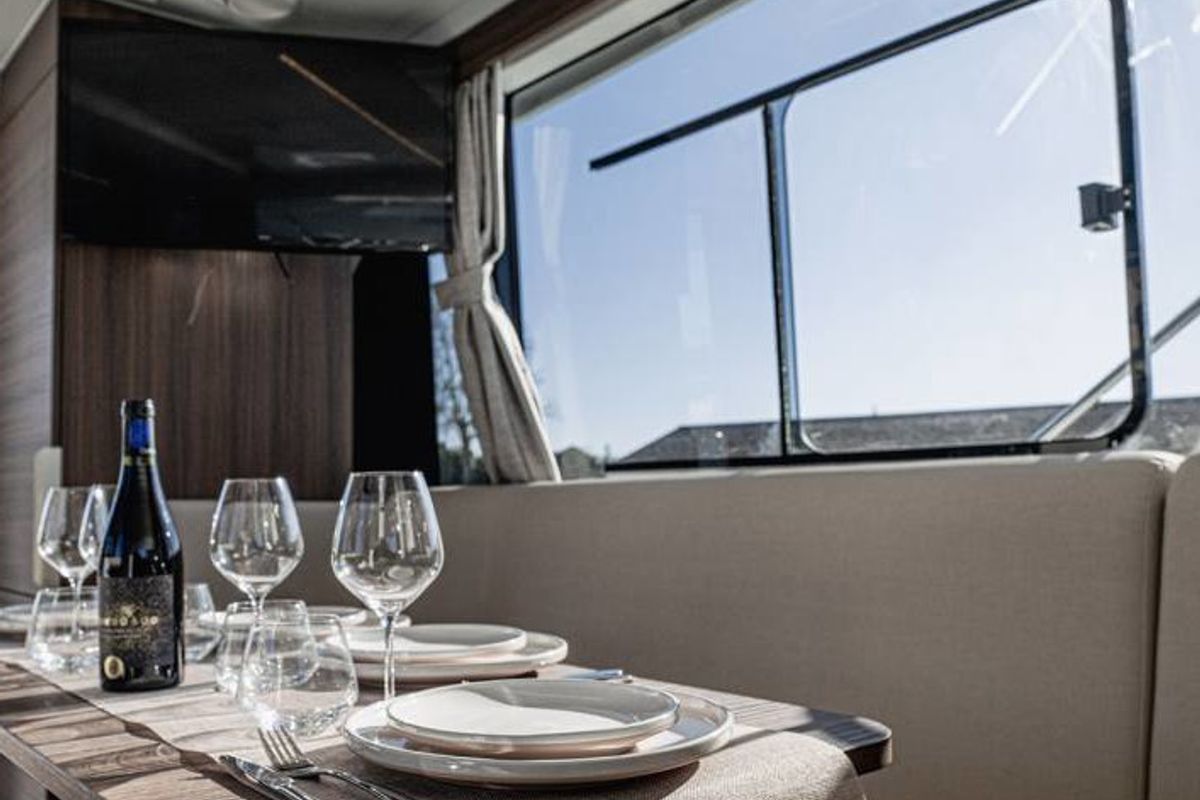 Salon of Liberty - Luxury 10, a Cygnet Liberty motorboat at Rheinsberg, Germany
