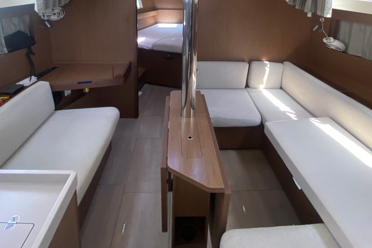Salon of IRIS, a Beneteau Oceanis 41.1 sailboat at Athens, Greece