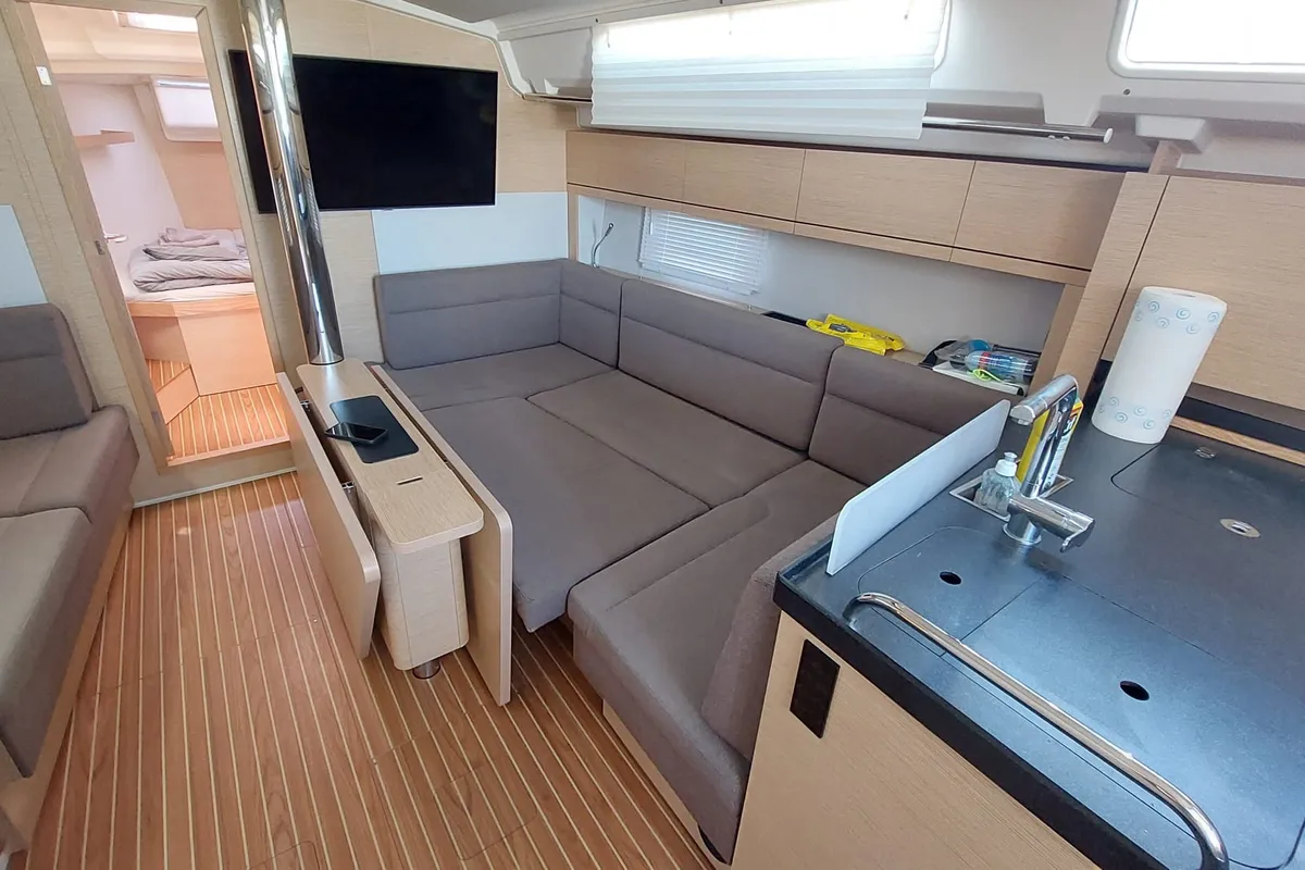 Exterior view of Seatherapy, a Hanse Yachts Hanse 418 sailboat at Rosignano Solvay, Italy
